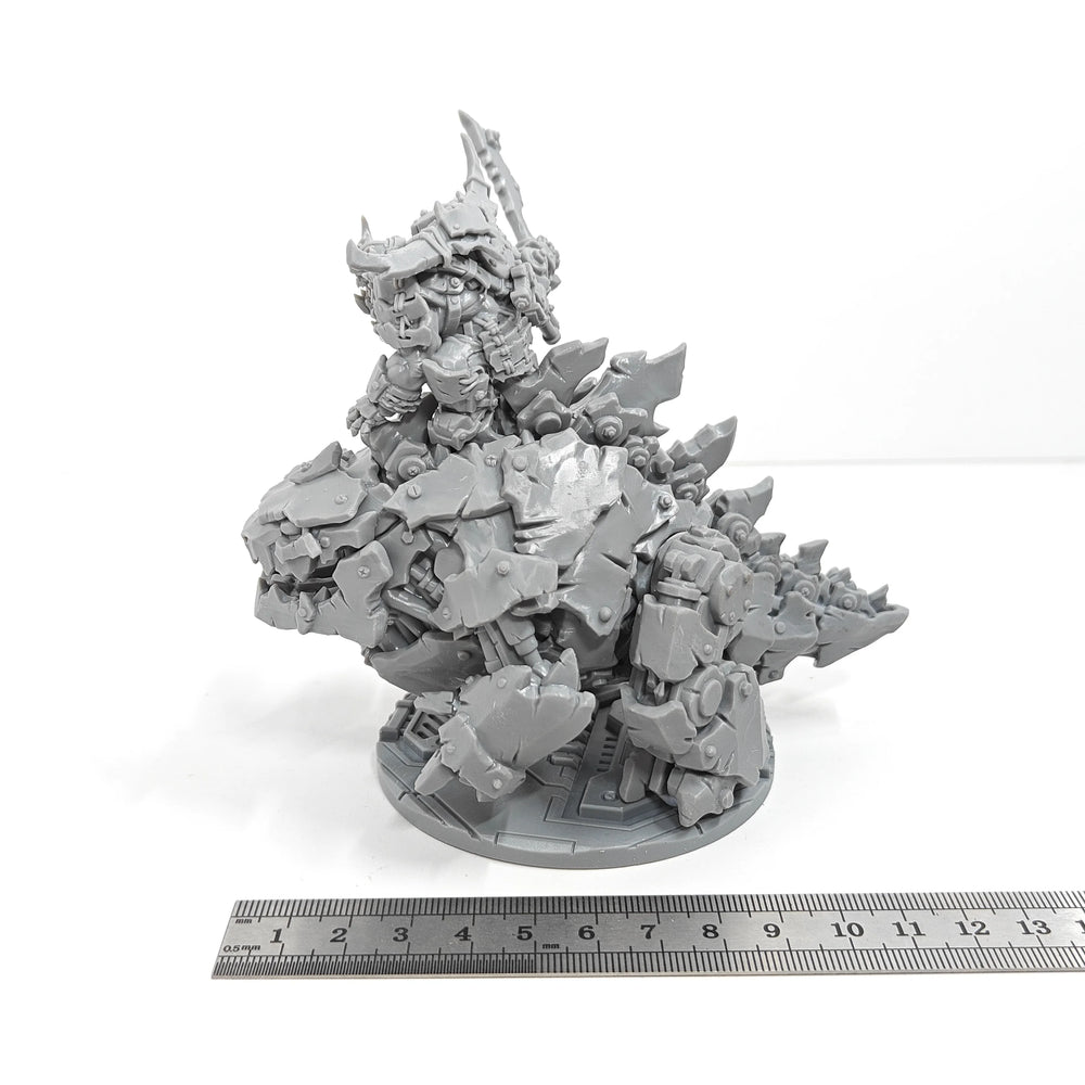 Orc Warlords with Heavy Battle Armor, Resin Model Figure Kit, Fantasy Theme, Unassembled and Unpainted