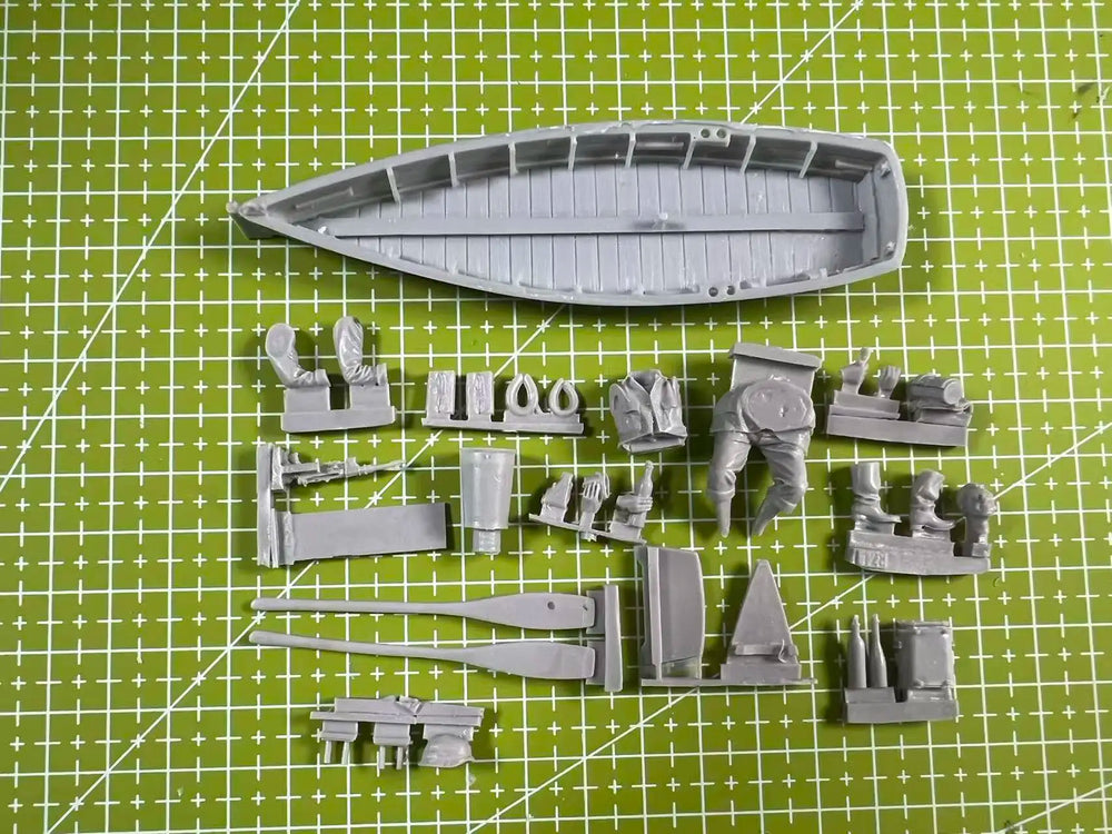 1/35 Modern Soldier Fishing on Kayak, Resin Model Diorama Kit, Unassembled and Unpainted