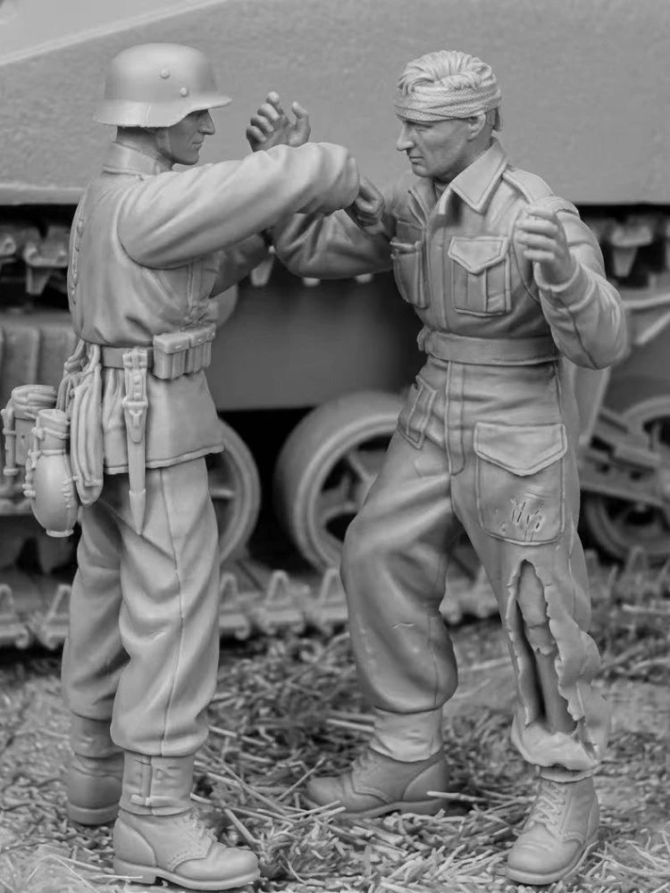1/35 WWII German Soldiers in Action, 2 Figures, Resin Model Figure Kit, Unassembled and Unpainted