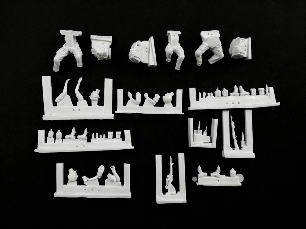 1/35 Vietnam War US Armor Crew Dismounted, 4 Figures, Resin Model Figure Kit, Unassembled and Unpainted