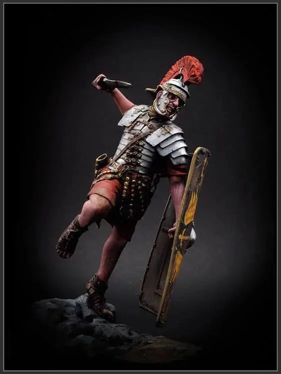 1/24 Ancient Roman Gladiator Striking with Crested Helmet, Resin Model Figure Kit, Unassembled and Unpainted