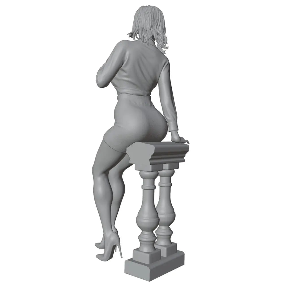 1/24 Female on Pedestal, Resin Model Figure Kit, Unassembled and Unpainted