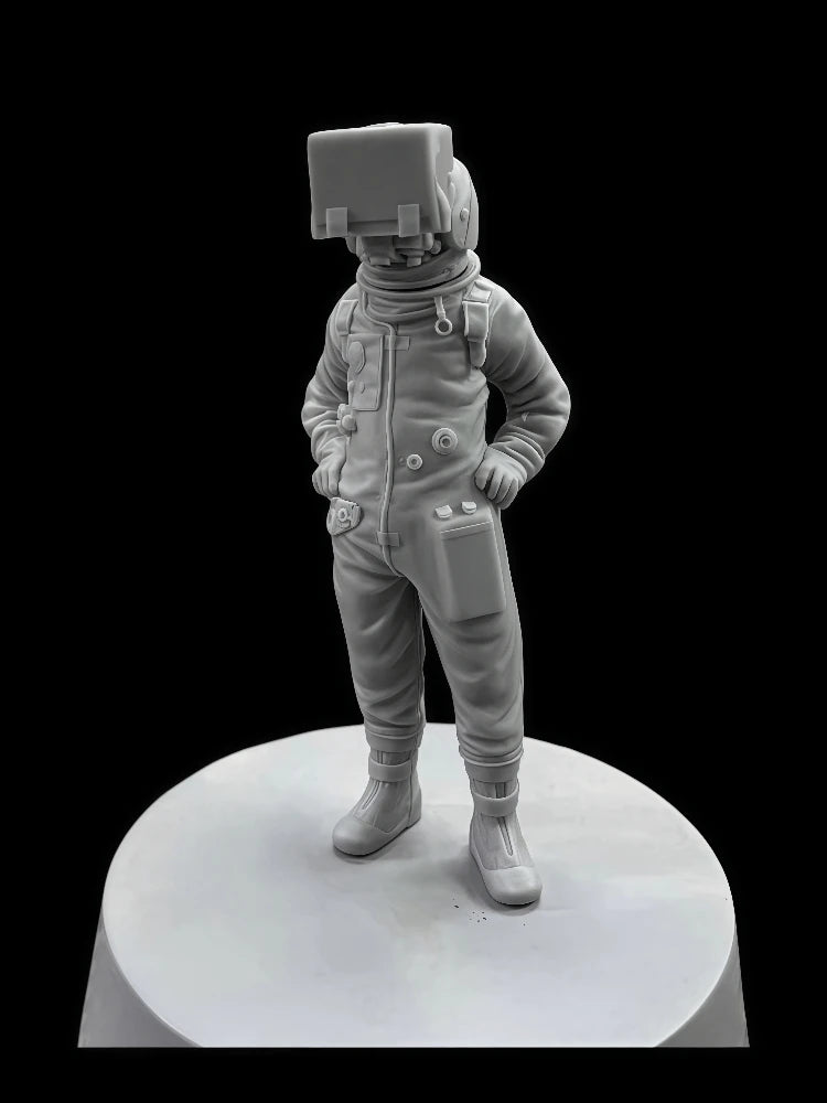 1/20 Space Astronaut EVA Spacesuit, Resin Model Figure Kit, Sci-Fi Theme, Unassembled and Unpainted