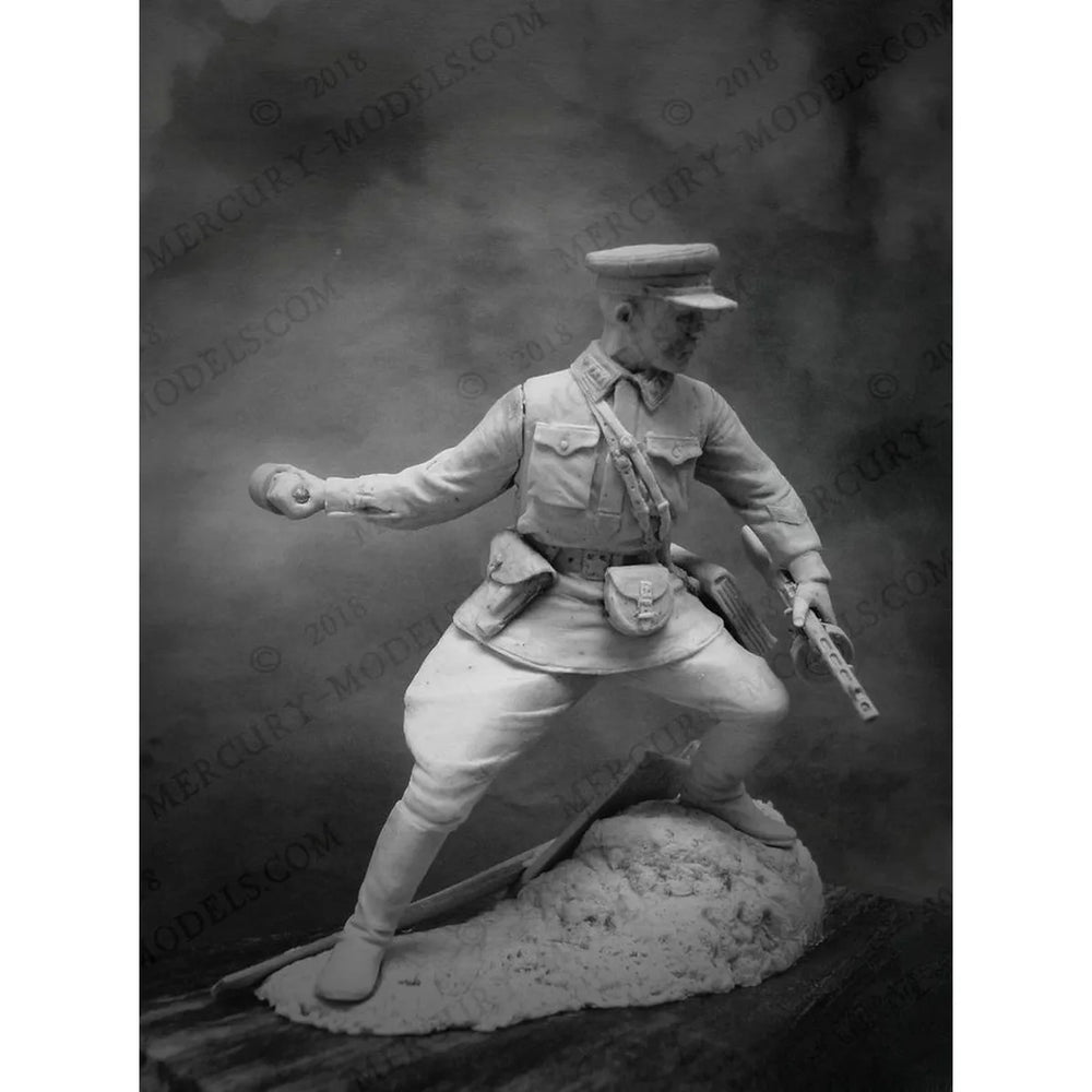 75mm WWII Soviet Senior Lieutenant, Resin Model Figure Kit, Unassembled and Unpainted