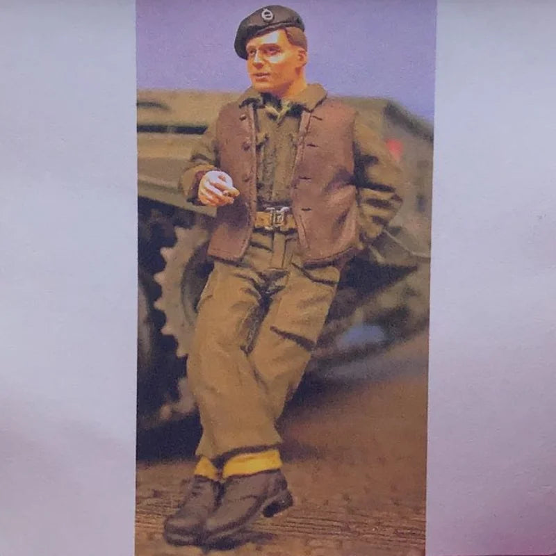1/35 WWII Canadian Tank Crew, Resin Model Figure Kit, Unassembled and Unpainted