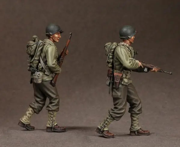1/35 WWII German Infantry Squad Advancing, 22 Figures, Resin Model Figure Kit, Unassembled and Unpainted