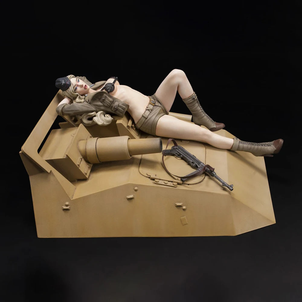 1/12 WWII Pin-up on Military Vehicle, Resin Model Figure Kit, Unassembled and Unpainted