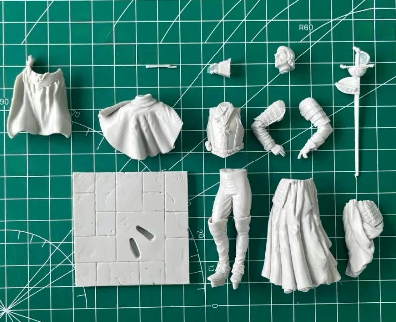 1/24 Napoleonic French Officer in Long Cloak, Resin Model Figure Kit, Unassembled and Unpainted