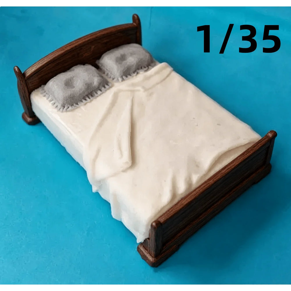 1/35 Wooden Bed with Bedding, Resin Model Diorama Kit, Historical Theme, Unassembled and Unpainted