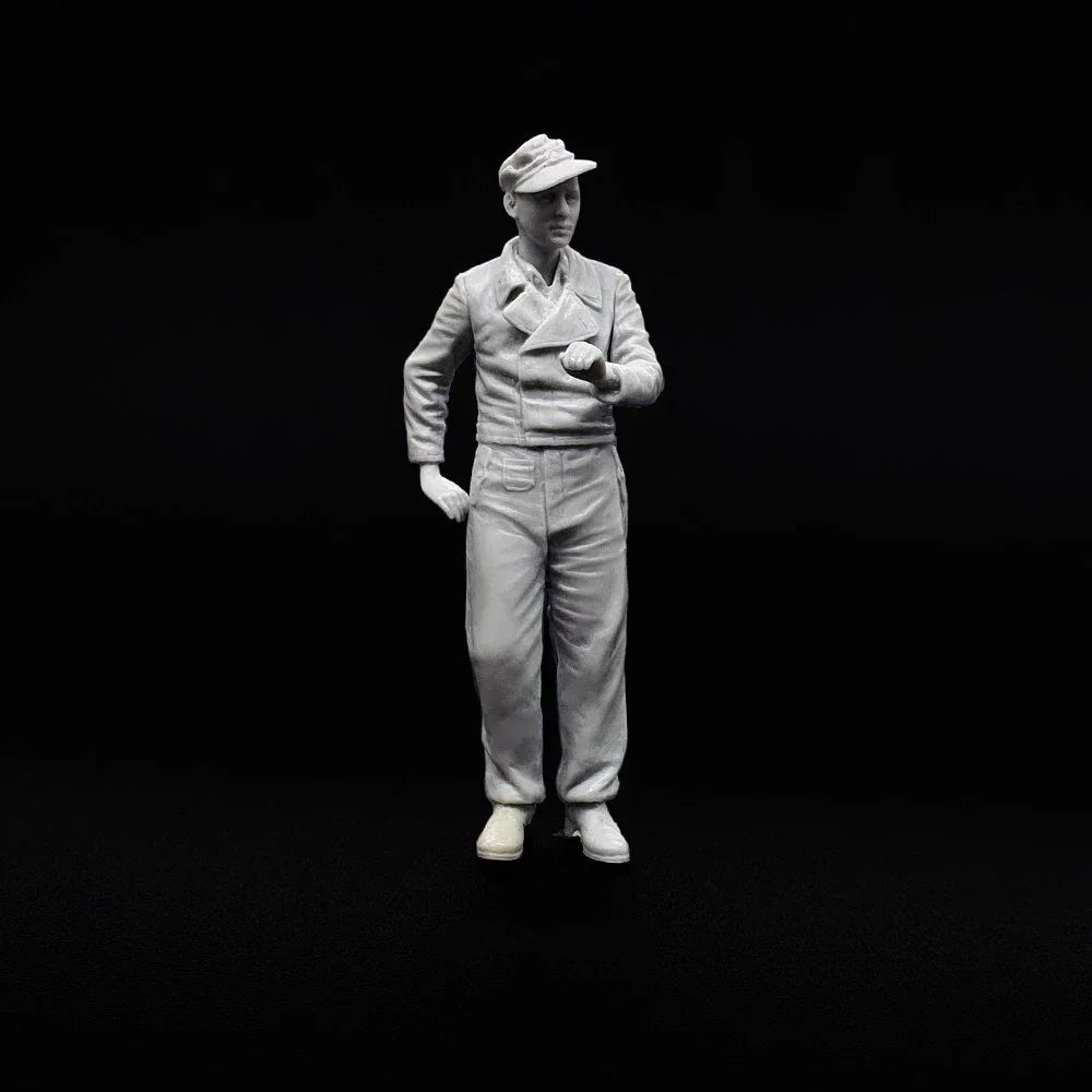 1/35 WWII Allied Tank Commander, Resin Model Figure Kit, Unassembled and Unpainted