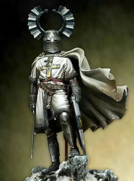 1/18 Knight with Winged Crown, Resin Model Figure Kit, Fantasy Theme, Unassembled and Unpainted