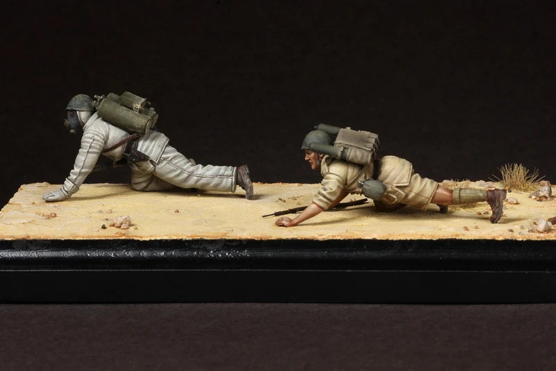 1/35 WWII North Africa Campaign Soldiers, 2 Figures, Resin Model Figure Kit, Unassembled and Unpainted