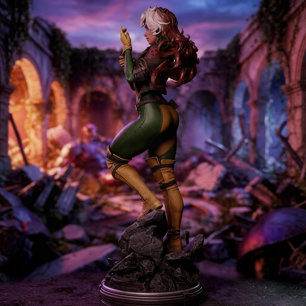 1/24 Female Warrior with Antlers, Resin Model Figure Kit, Fantasy Theme, Unassembled and Unpainted