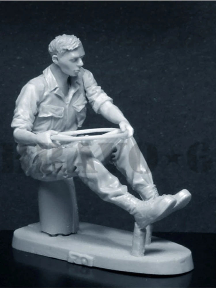 1/35 Cold War American Mech Mule Driver, Resin Model Figure Kit, Unassembled and Unpainted