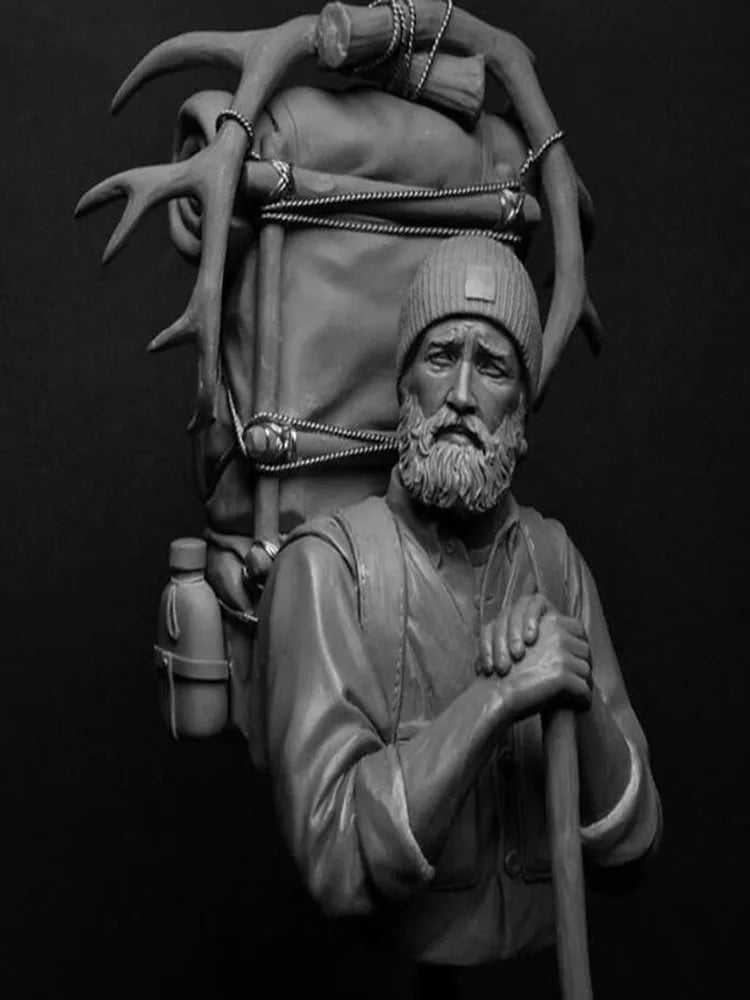1/10 Winter Woodsman, Resin Model Figure Kit, Historical Theme, Unassembled and Unpainted