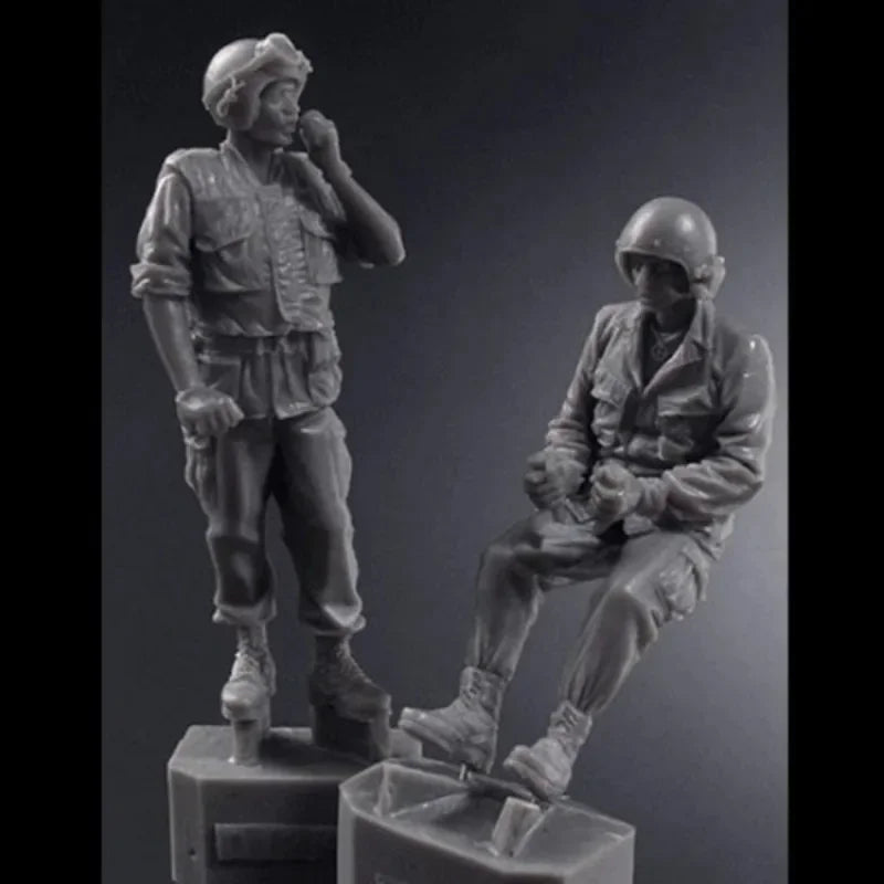 1/35 Vietnam War US Army Tank Crew, 2 Figures, Resin Model Figure Kit, Unassembled and Unpainted