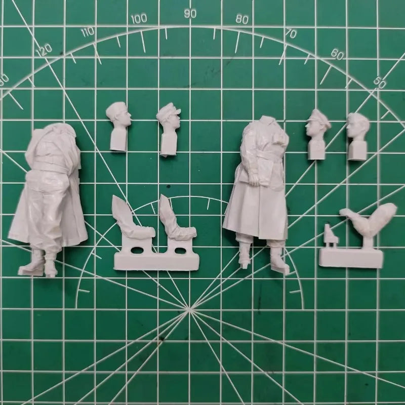 1/35 WWI War Graves Cemetery, 7 Figures, Resin Model Diorama Kit, Unassembled and Unpainted