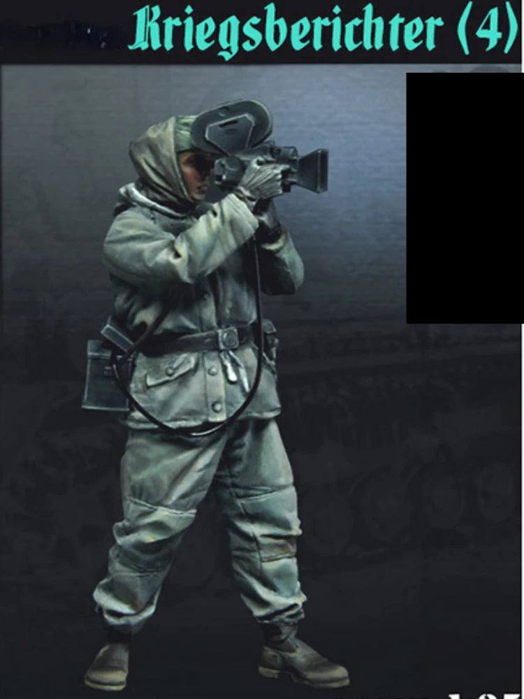 1/35 WWII German Photographer with Telephoto Lens, Resin Model Figure Kit, Unassembled and Unpainted
