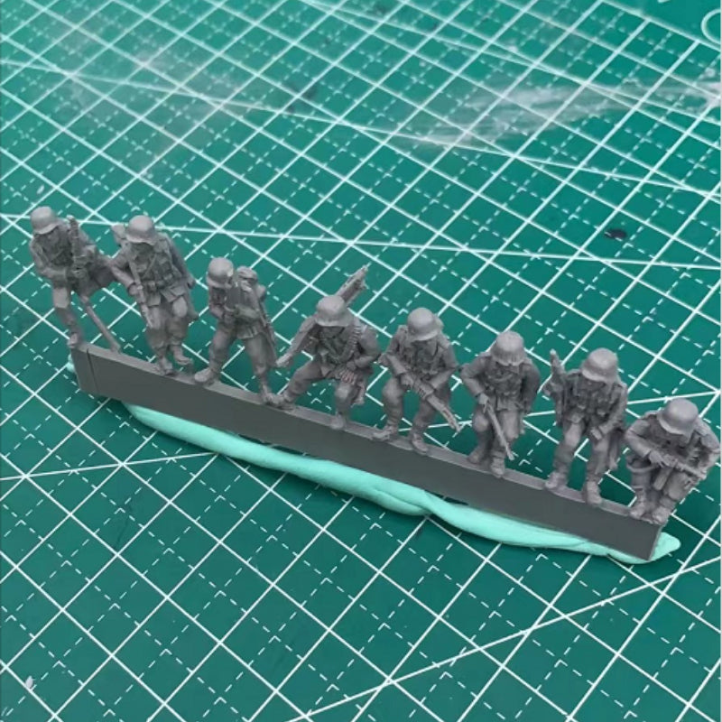 1/72 WWII Infantry Soldiers, 24 Figures, Resin Model Figure Kit, Unassembled and Unpainted