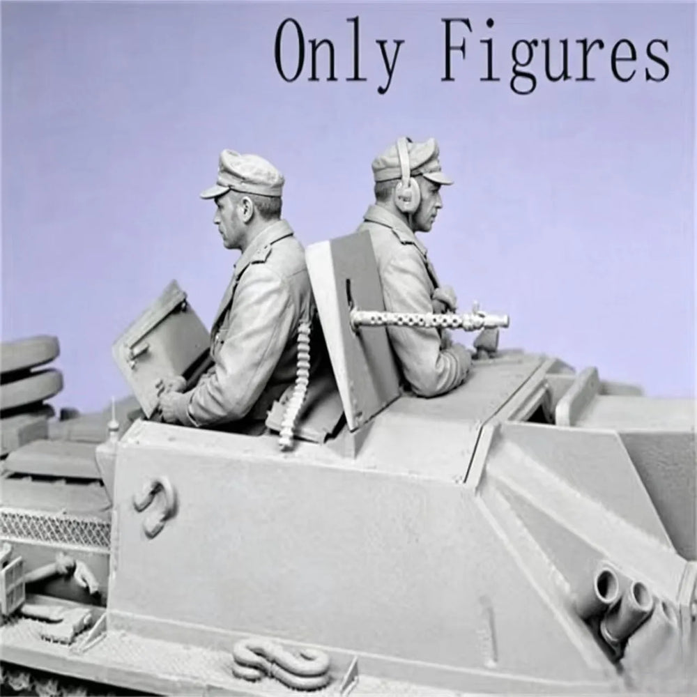 1/35 WWII German Soldiers with Vehicle Mount, 2 Figures, Resin Model Figure Kit, Unassembled and Unpainted