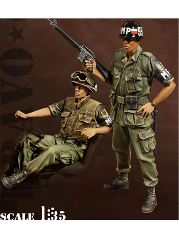 1/35 WWII US Infantry Sergeant Directing Attack, 2 Figures, Resin Model Figure Kit, Unassembled and Unpainted