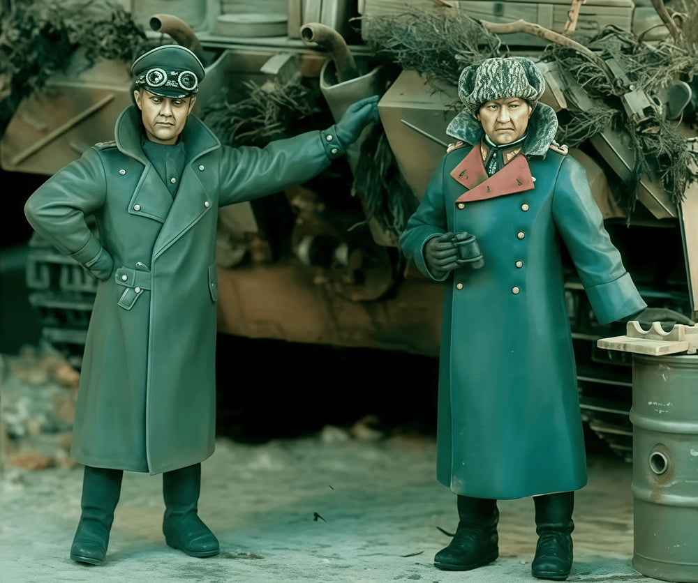 1/35 WWII Soviet Commander 2-Person Team, 2 Figures, Resin Model Figure Kit, Unassembled and Unpainted