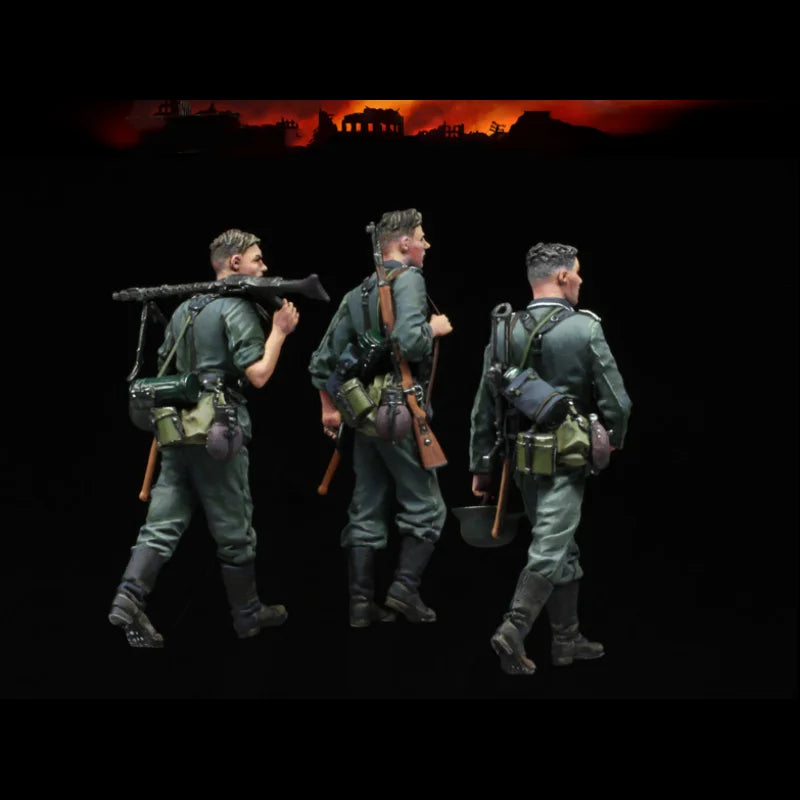 1/35 WWII German Infantry Advancing, 9 Figures, Resin Model Figure Kit, Unassembled and Unpainted