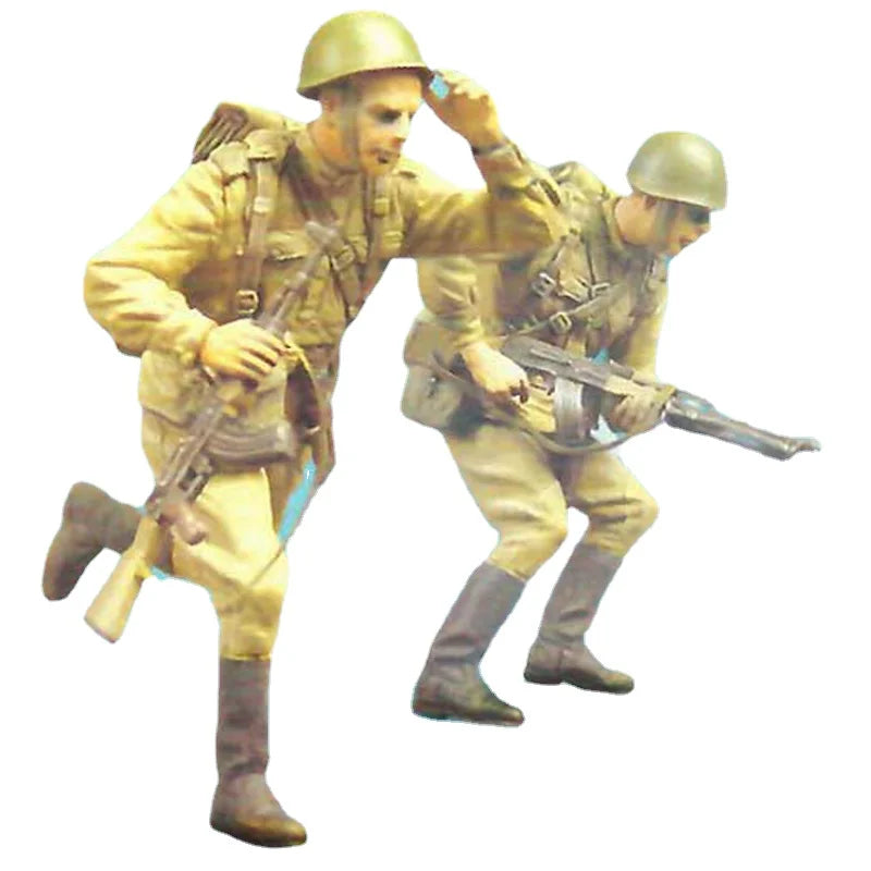 1/35 Cold War Soviet Infantrymen Charging and Firing, 2 Figures, Resin Model Figure Kit, Unassembled and Unpainted