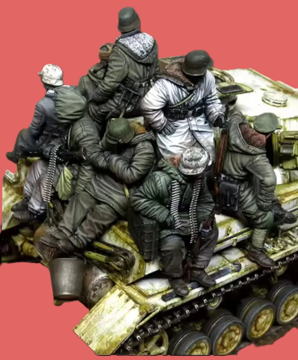 1/35 Modern Tactical Soldiers with Combat Gear, 8 Figures, Resin Model Figure Kit, Unassembled and Unpainted