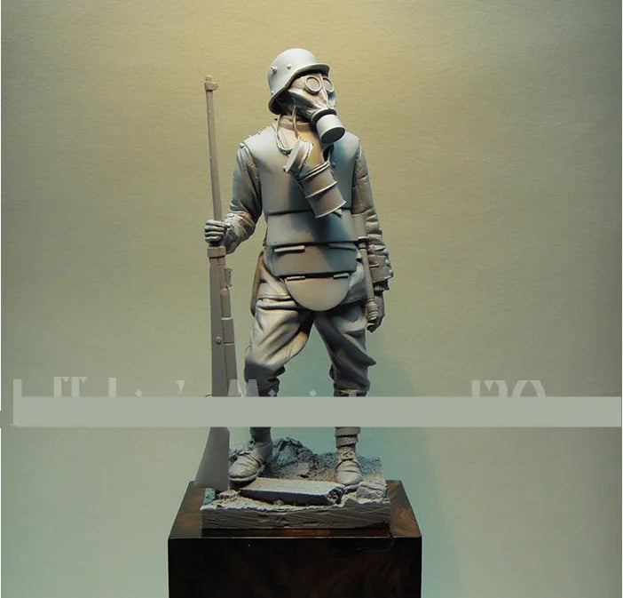 1/16 WWI German Soldier with Rifle, Resin Model Figure Kit, Unassembled and Unpainted