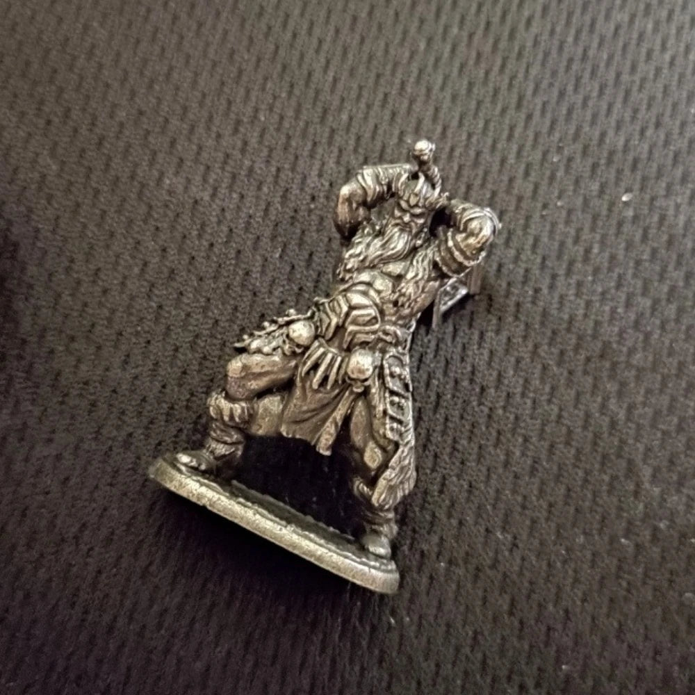 32mm Ancient Warrior King, Resin Model Figure Kit, Fantasy Theme, Unassembled and Unpainted