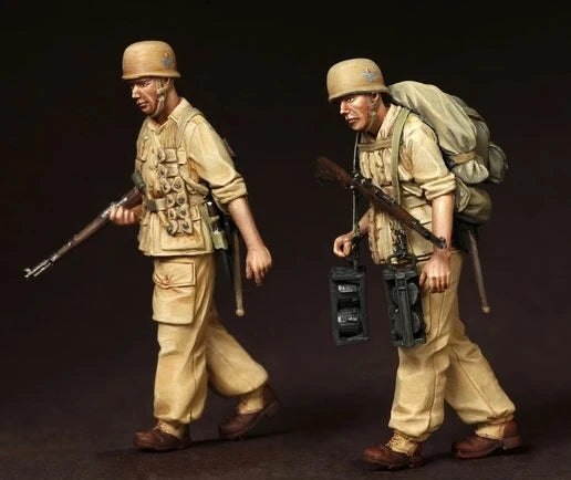 1/35 WWI British Infantry Advancing in Khaki, 6 Figures, Resin Model Figure Kit, Unassembled and Unpainted