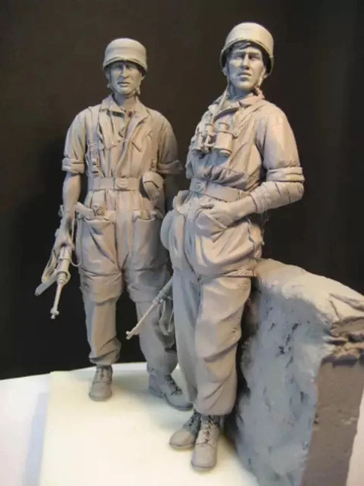 1/16 WWI Soldiers Brodie Helmets, 2 Figures, Resin Model Figure Kit, Unassembled and Unpainted