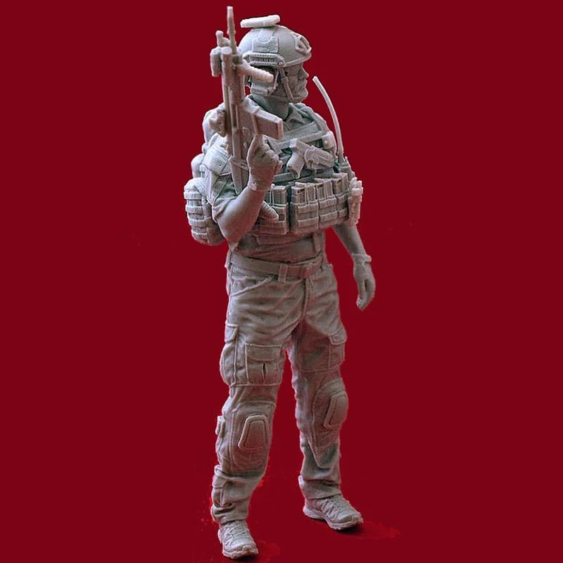 1/16 Modern Tactical Operator with Rifle at Ready, Resin Model Figure Kit, Unassembled and Unpainted