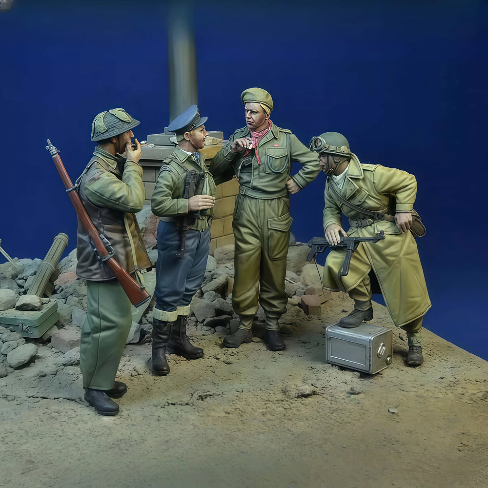 1/35 WWII British Infantry Advancing in Jungle, 4 Figures, Resin Model Figure Kit, Unassembled and Unpainted