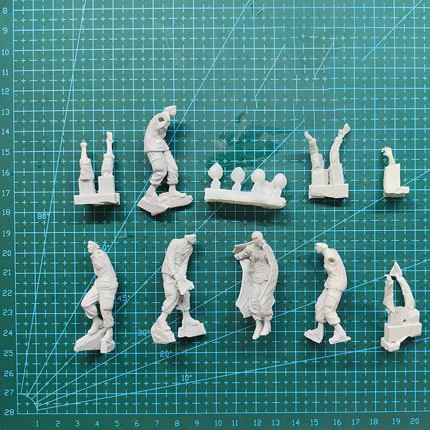 1/35 WWII US Combat Infantry with Red Armbands, 5 Figures, Resin Model Figure Kit, Unassembled and Unpainted
