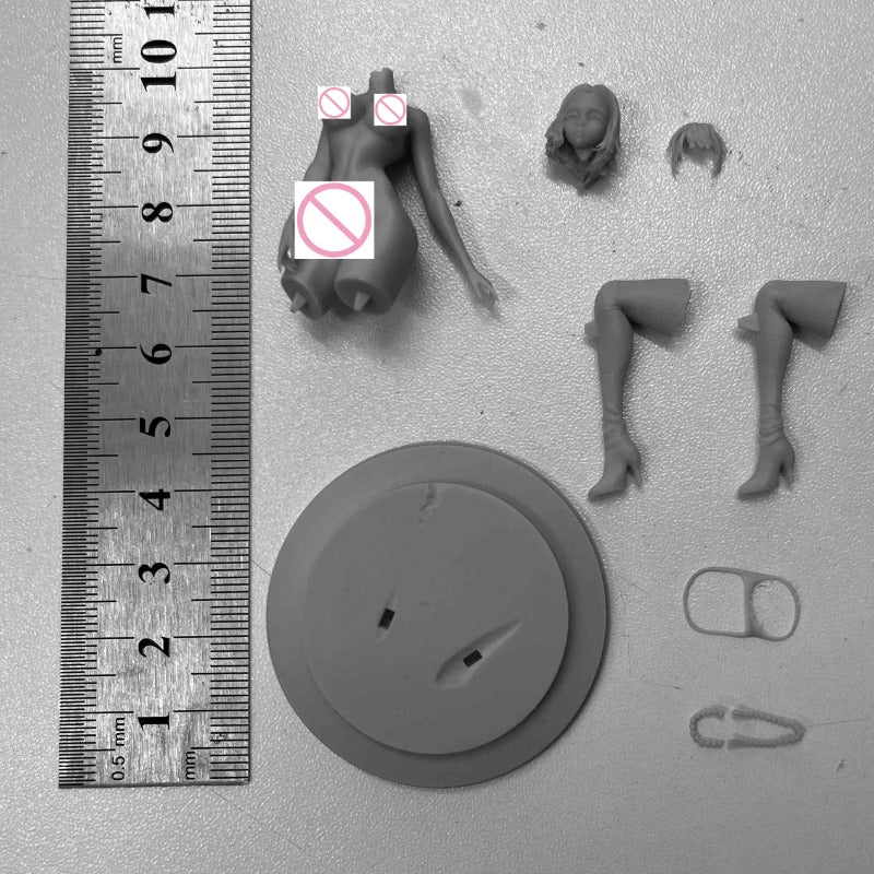 1/24 Kneeling Female, Resin Model Figure Kit, Fantasy Theme, Unassembled and Unpainted