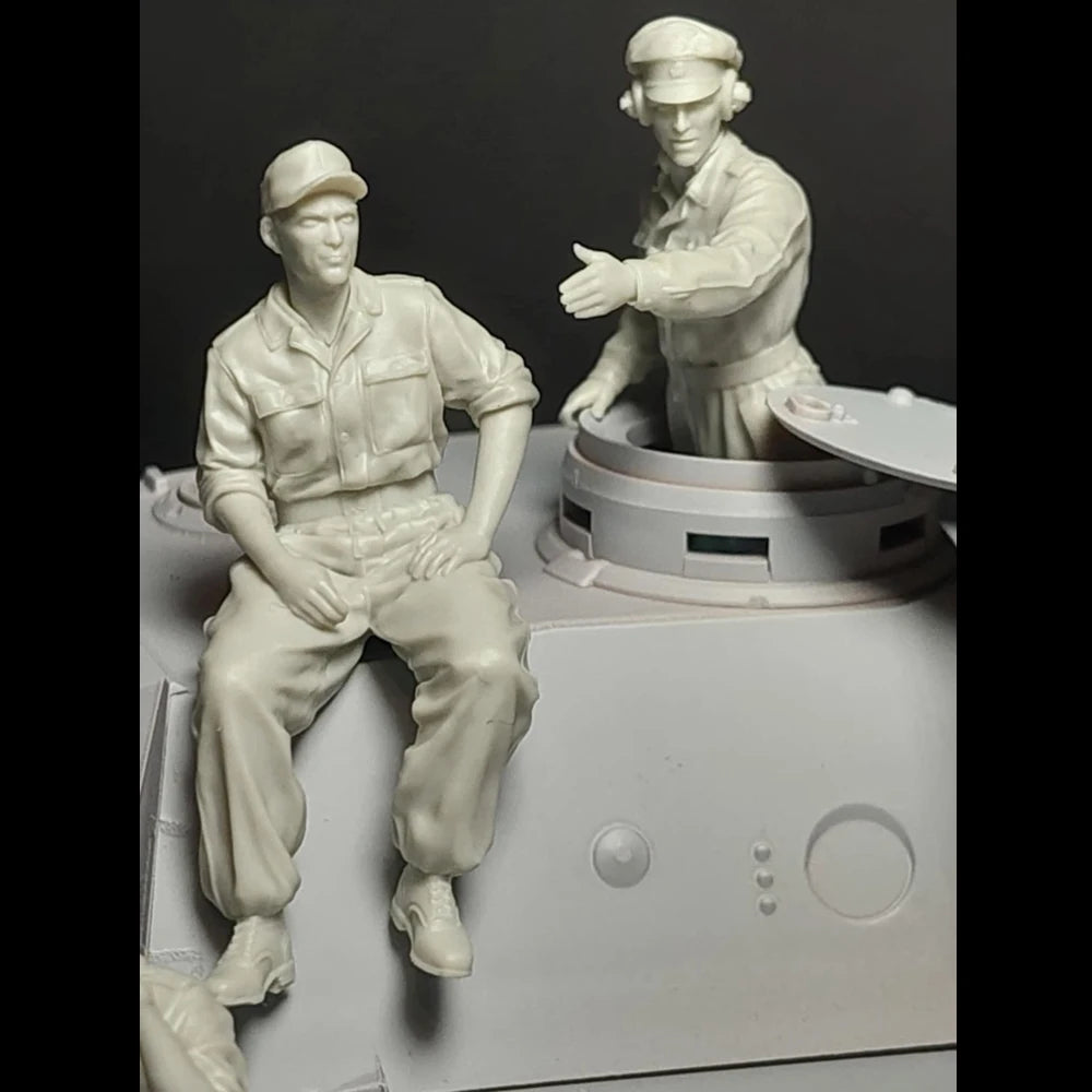 1/35 WWII German Tank Crew Turret Positions, 4 Figures, Resin Model Figure Kit, Unassembled and Unpainted