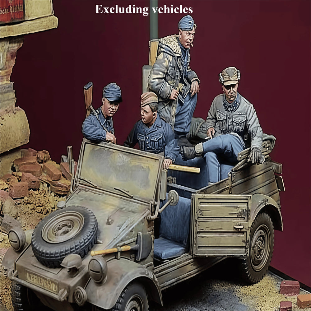 1/35 WWII Soviet Infantry Mounted on Military Truck, 4 Figures, Resin Model Figure Kit, Unassembled and Unpainted