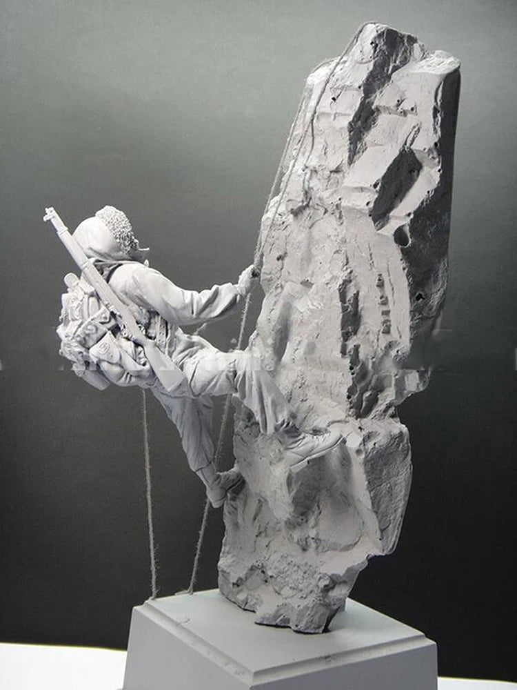 1/16 Modern Tactical Operator Rappelling Down Cliff, Resin Model Figure Kit, Unassembled and Unpainted