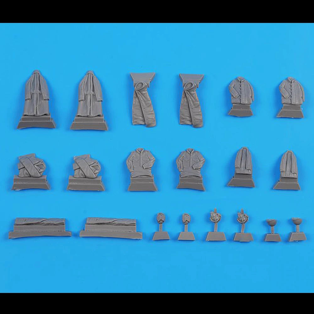 1/35 Cold War Soviet Infantry Squad with Armor Variants, 12 Figures, Resin Model Figure Kit, Unassembled and Unpainted