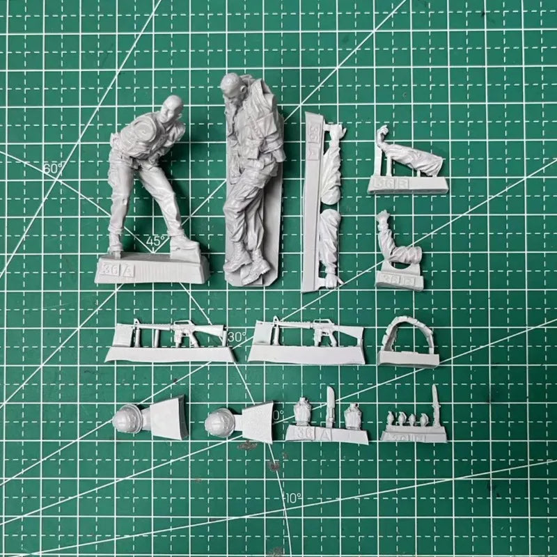 1/35 Vietnam War USMC Fallen Comrade, 2 Figures, Resin Model Figure Kit, Unassembled and Unpainted