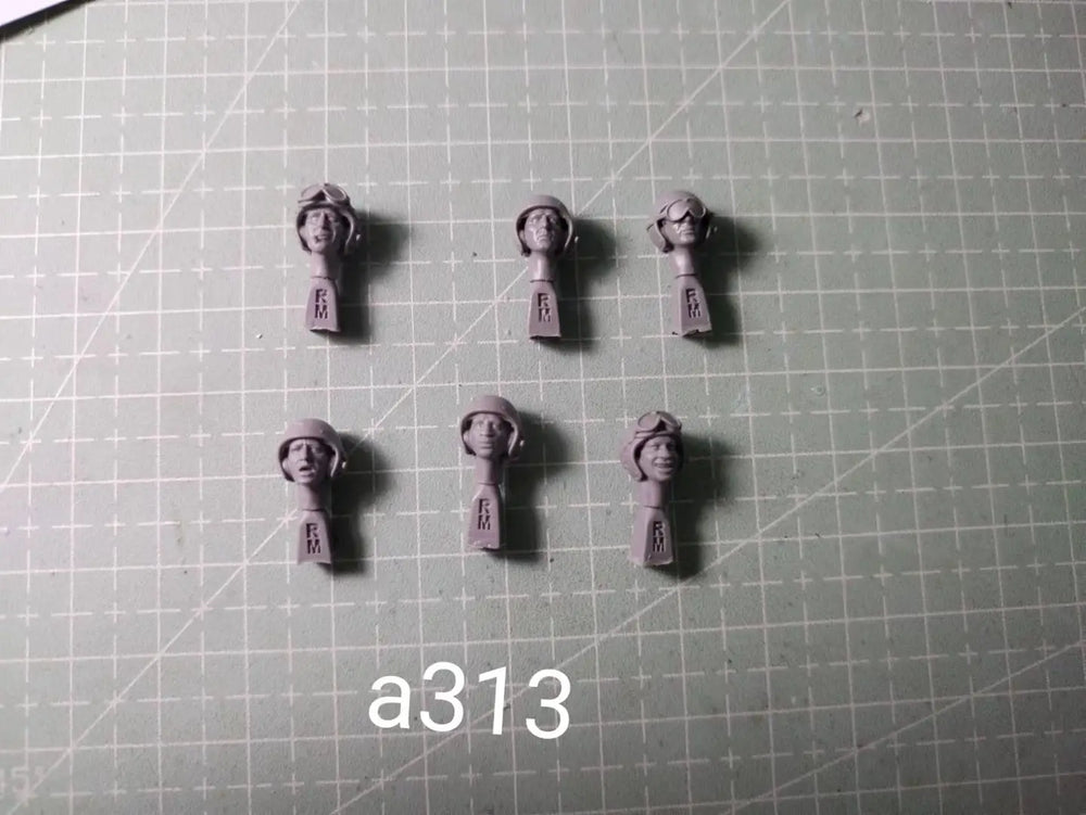 1/35 WWII American Soldiers with Communication Headsets, 6 Figures, Resin Model Figure Kit, Unassembled and Unpainted