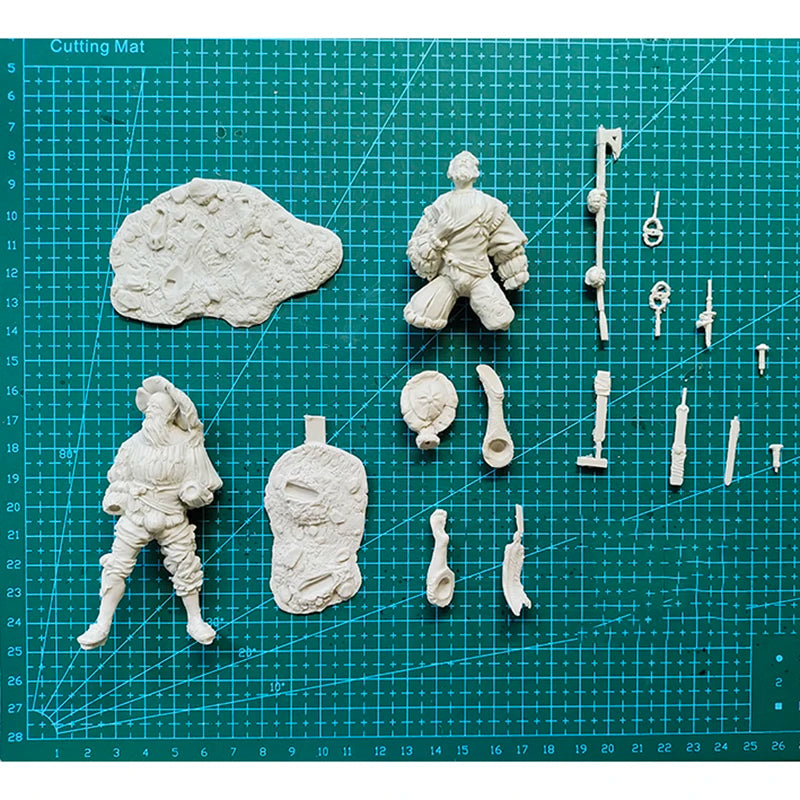 1/24 Dwarves & Colonial Soldiers, 4 Figures, Resin Model Figure Kit, Fantasy Theme, Unassembled and Unpainted