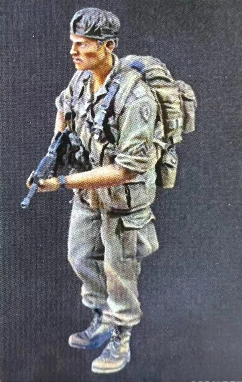1/35 Modern US Sergeant Tactical Combat, Resin Model Figure Kit, Unassembled and Unpainted