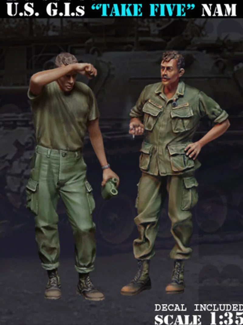 1/35 Vietnam War US Army Tank Soldiers, 2 Figures, Resin Model Figure Kit, Unassembled and Unpainted