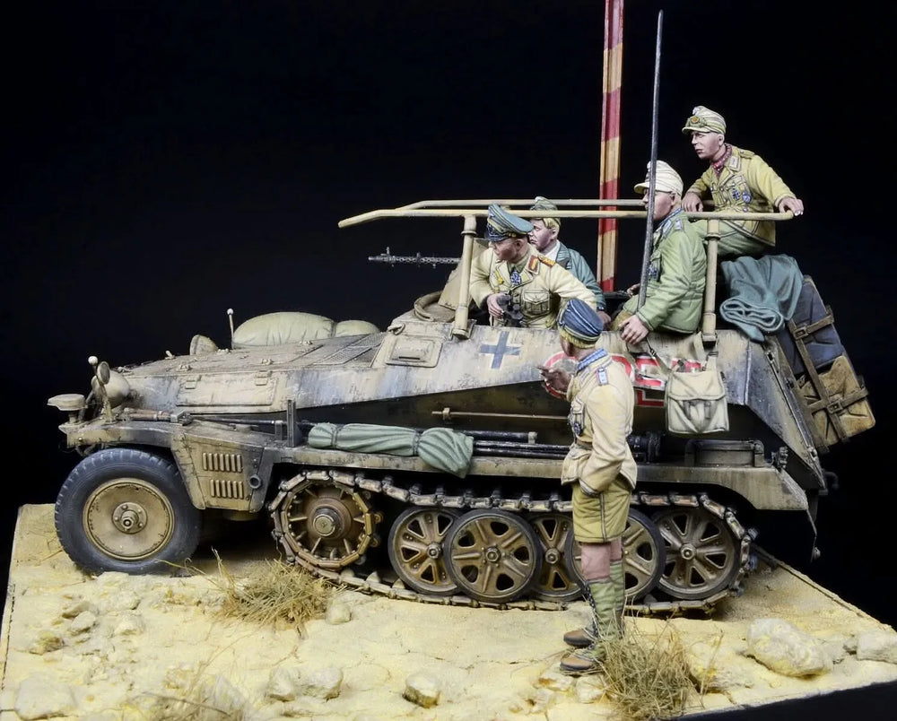1/35 WWII German Infantry Dismounting Half-Track, 5 Figures, Resin Model Figure Kit, Unassembled and Unpainted