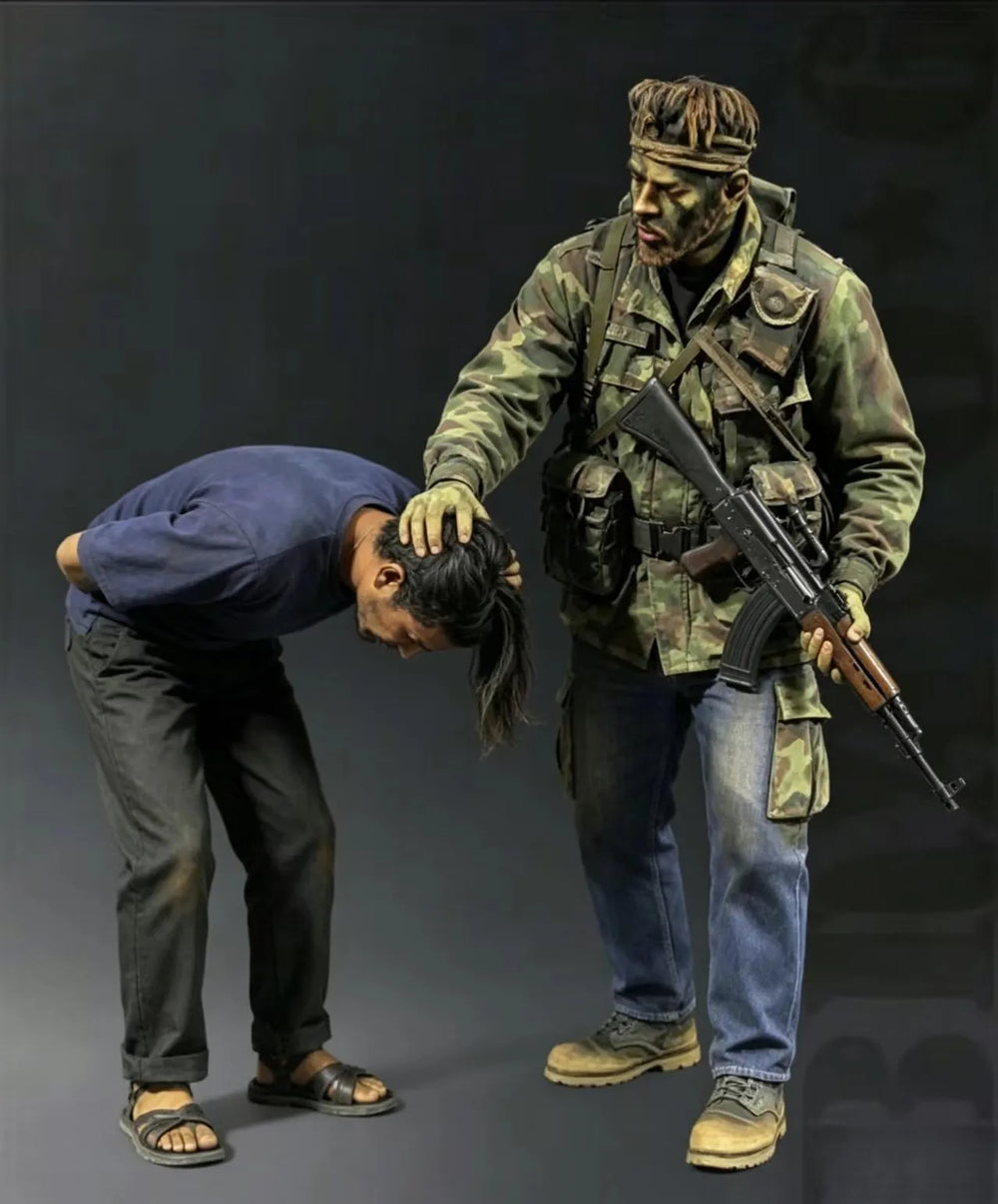 1/35 Modern Tactical Soldiers with Captives, 2 Figures, Resin Model Figure Kit, Unassembled and Unpainted