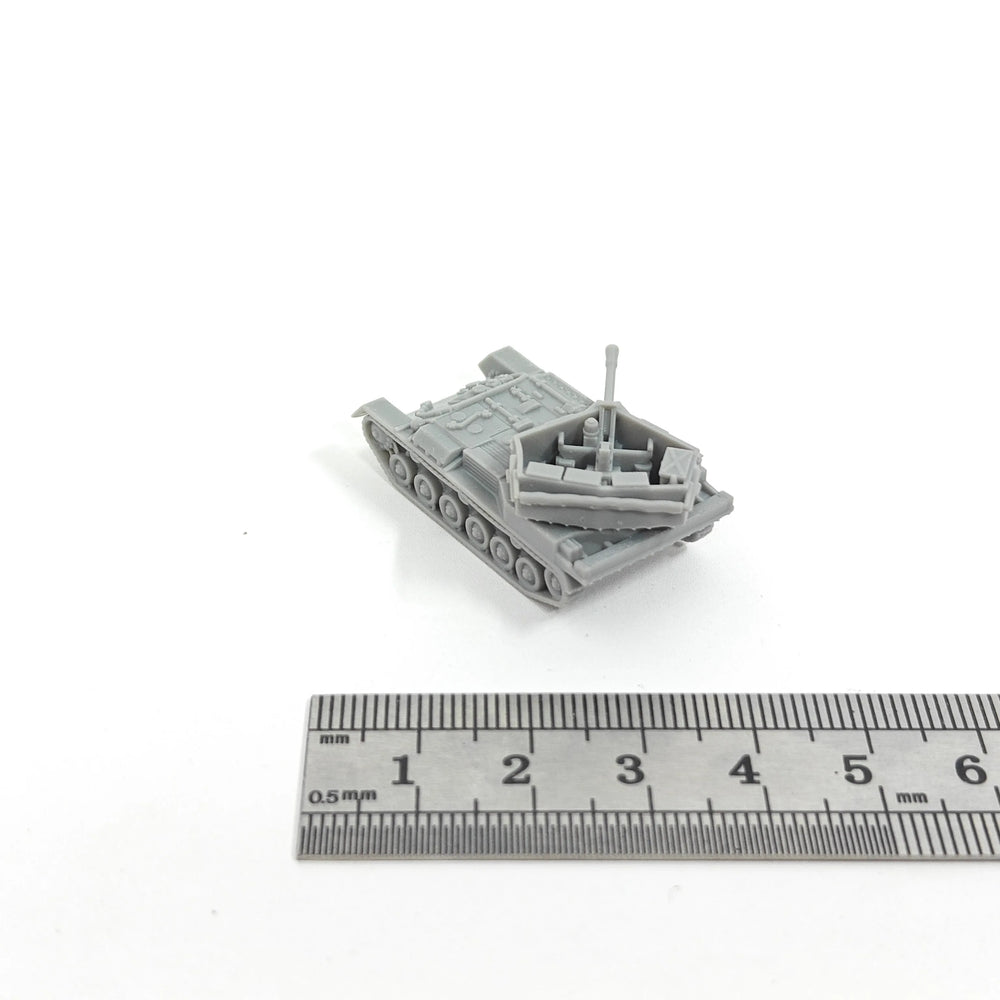 1/144 Cold War Soviet ZSU-37 Self-Propelled Anti-Aircraft, Resin Model Vehicle Kit, Unassembled and Unpainted