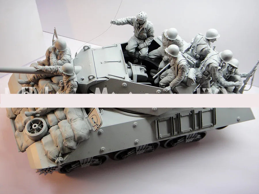 1/16 WWII Military Crew, 7 Figures, Resin Model Figure Kit, Unassembled and Unpainted